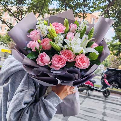宿州11朵戴安娜粉玫瑰百合，与你一起追逐梦想